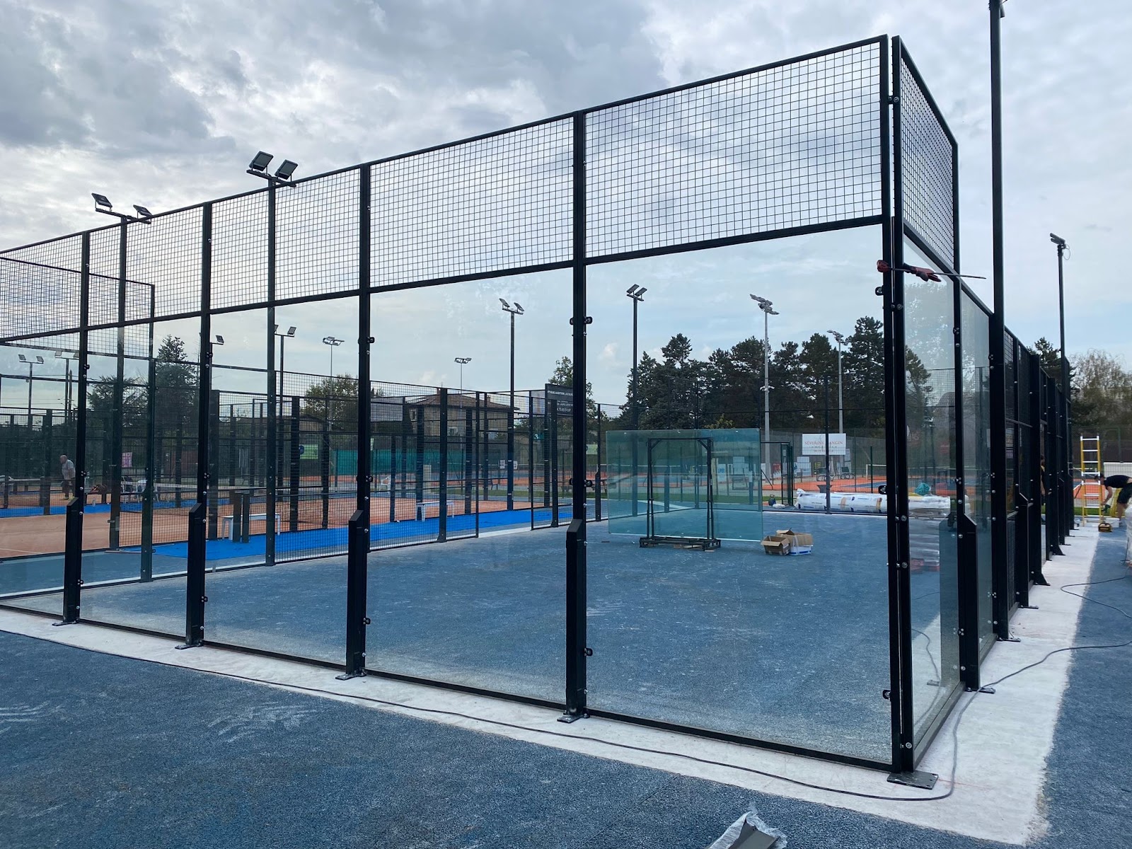 Fournisseur et installation terrain padel | Gazon padel | WeOui. Padel, club de padel à Portes-lès-Valence