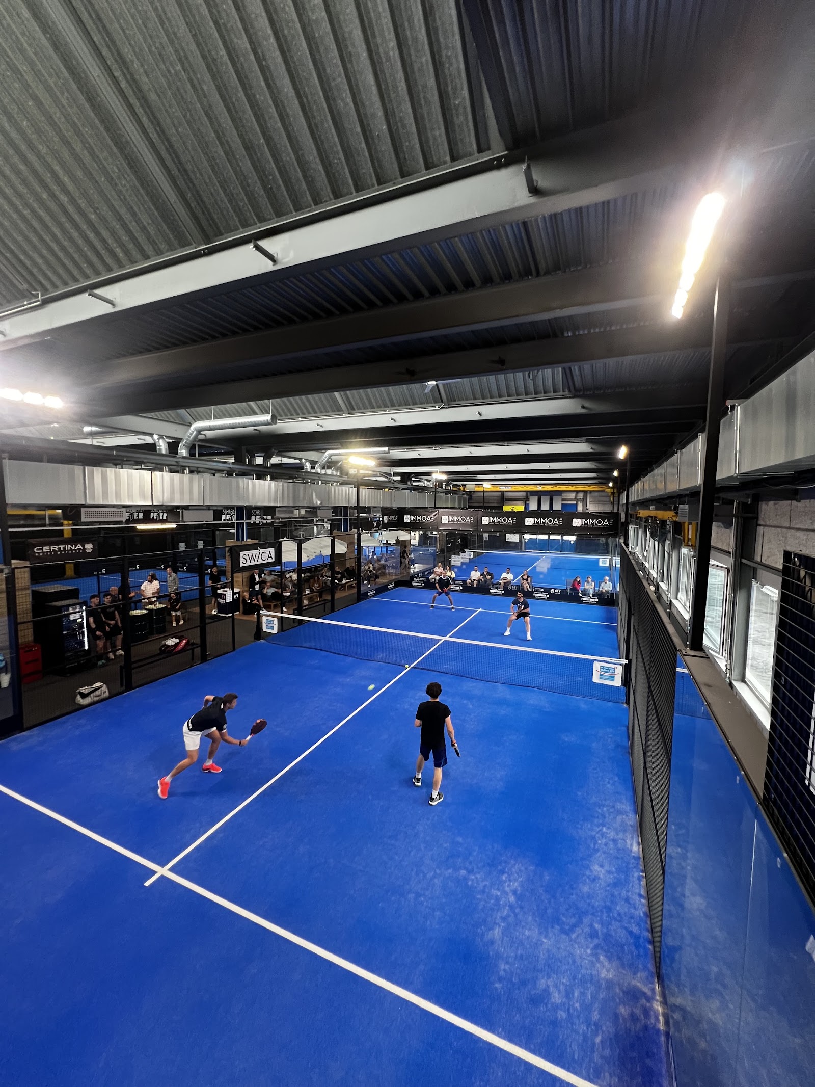 Padel House Studen, club de padel à Studen