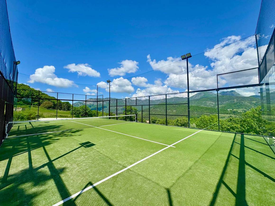 Terrain de Padel Le Couspeau, club de padel à Le Poët-Célard