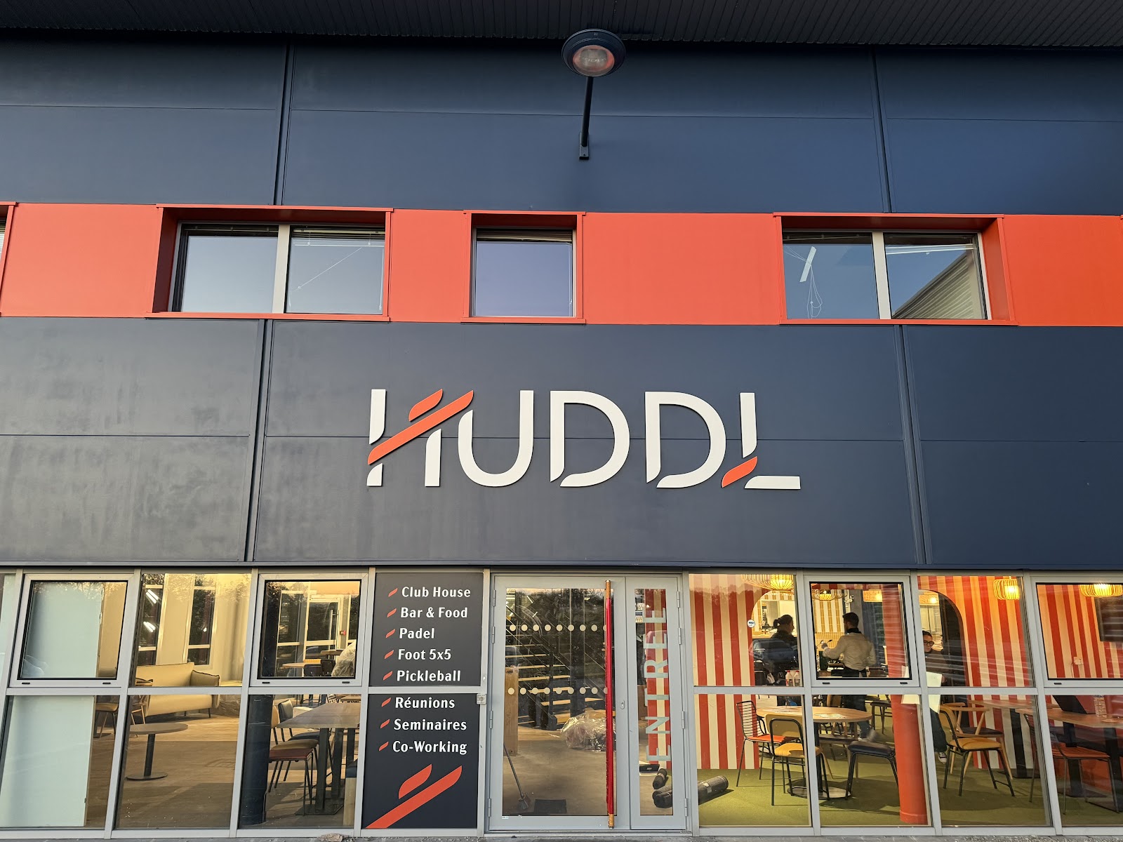 Le HuddL - Padel, Foot5, Pickleball, Séminaire, Bar & Restaurant, club de padel à La Roche-sur-Yon