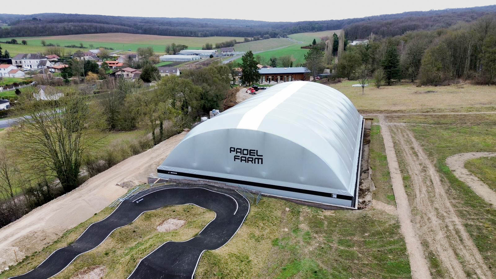 Padel Farm, club de padel à Val de Livre